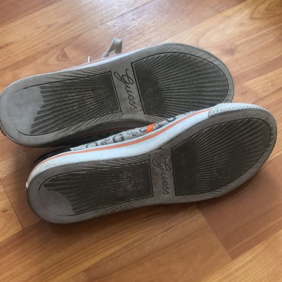 Very well worn guess sneakers - Picture 4 of 4
